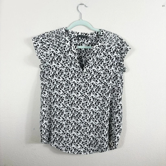 Adrianna Papell Smocked Shoulder Blouse in Floral pattern size M - Picture 2 of 9